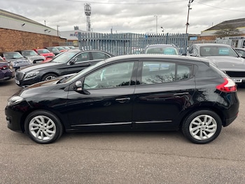 Used Renault Megane 2014 for sale - 77645924: Photo