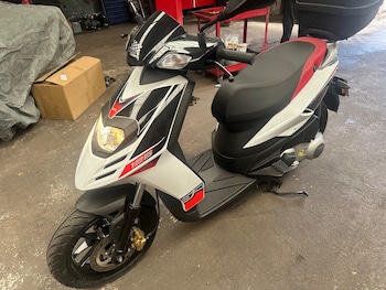 Used Aprilia SR 2015 for sale - bike-79388812: Photo