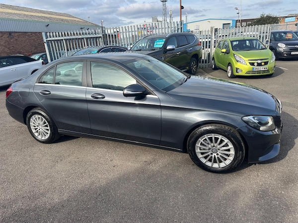 Used Mercedes-Benz C-Class 2015 for sale - 76013125: Photo 2