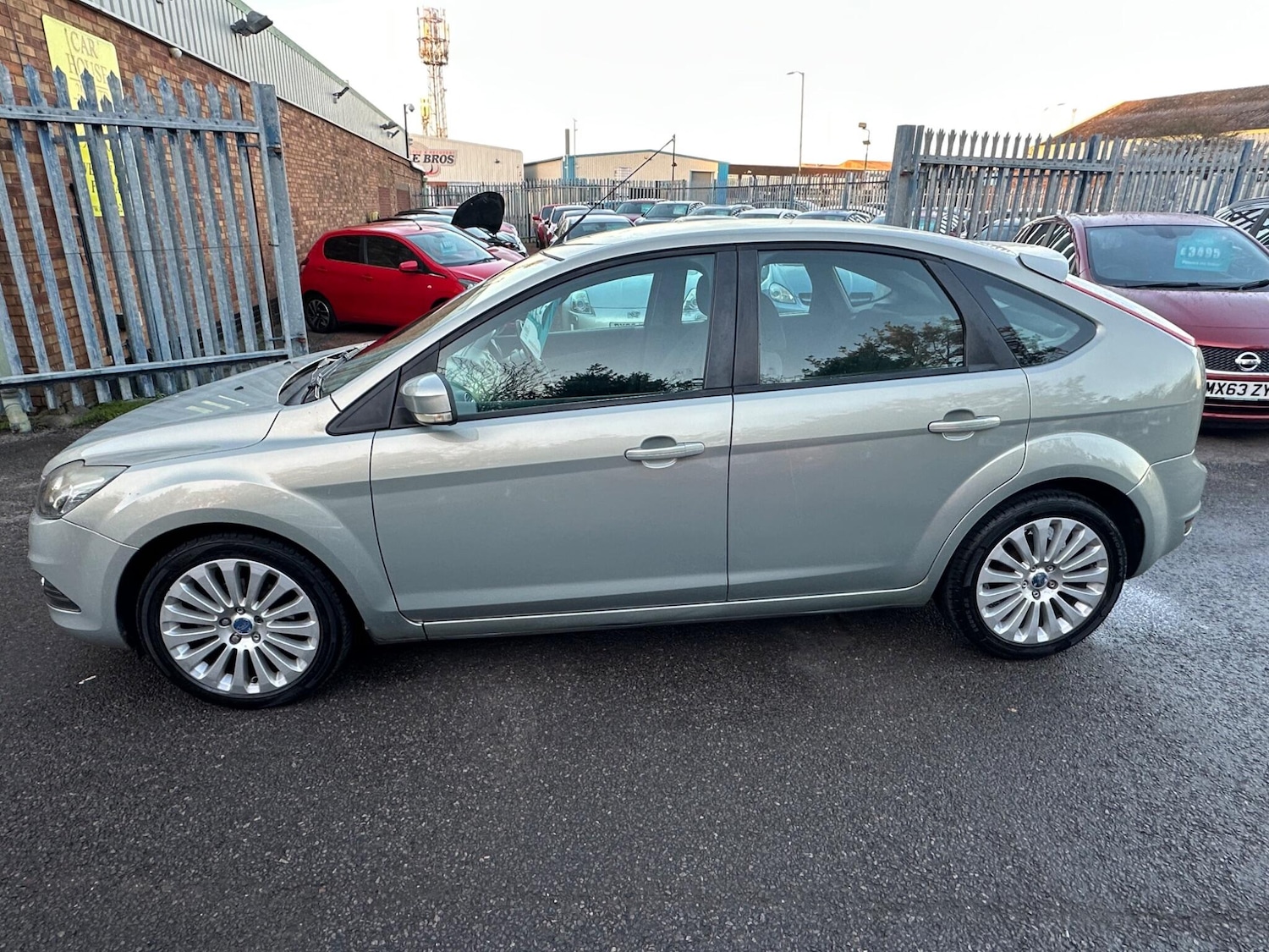 Used Ford Focus 2009 for sale - 76728154: Photo 10