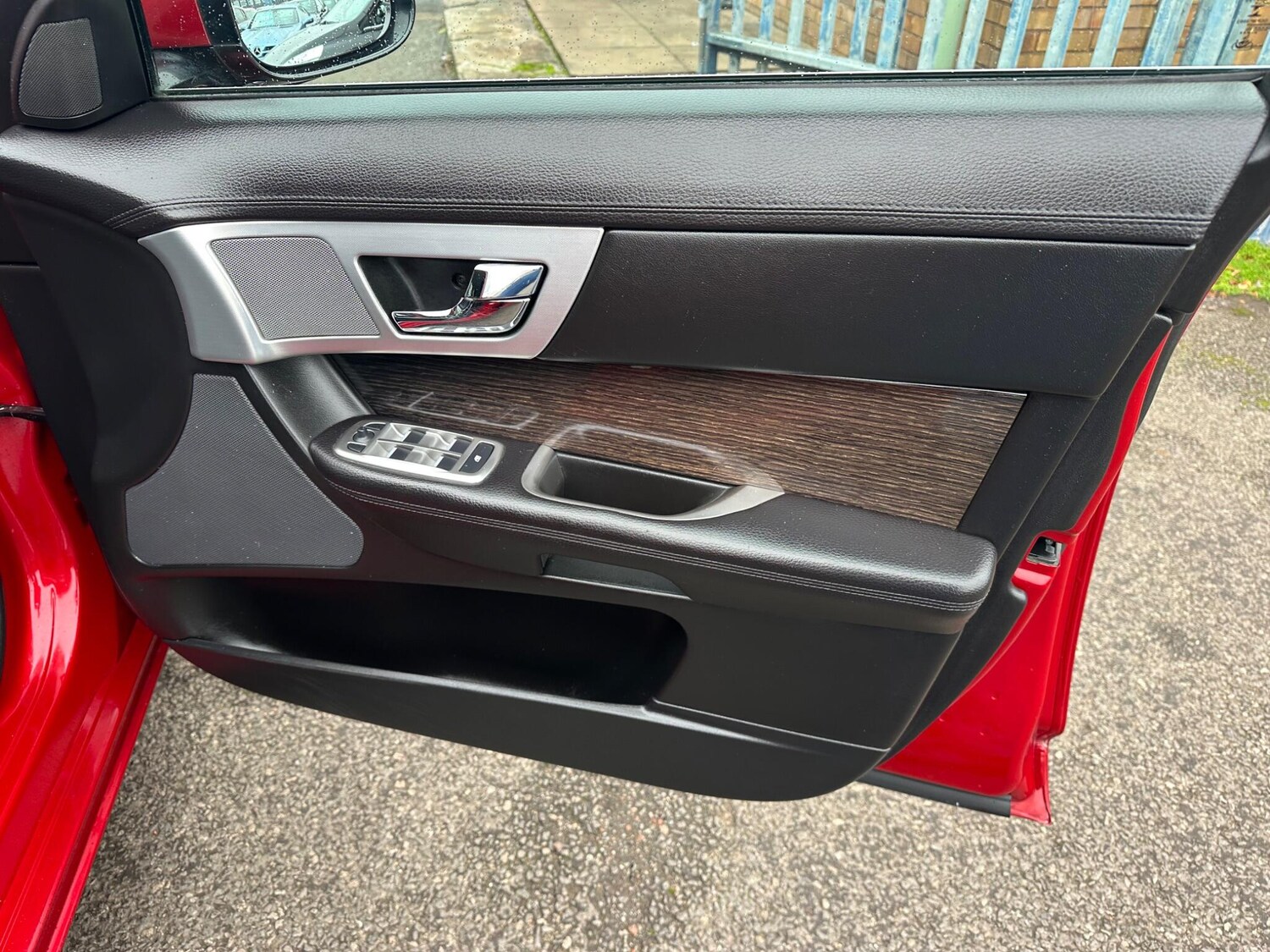 Used Jaguar XF 2015 for sale - 76408555: Photo 27