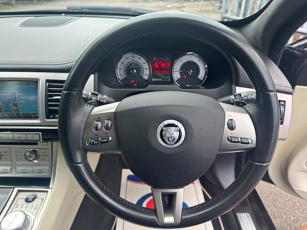 Used Jaguar XF 2011 for sale - 74597430: Photo 43