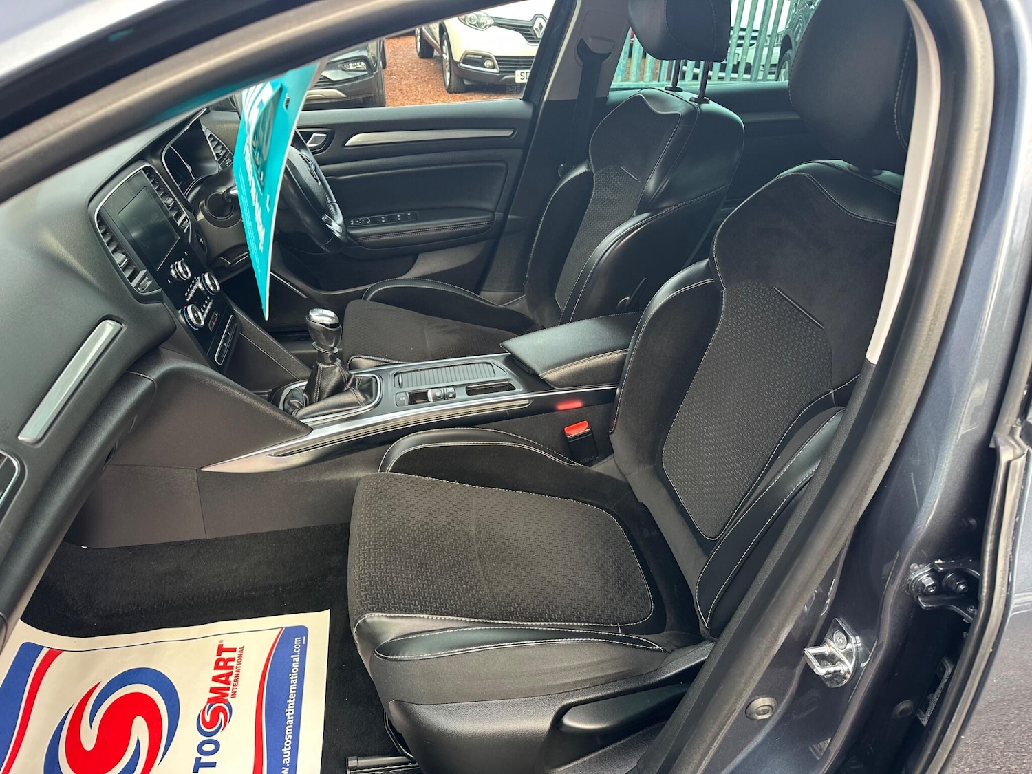 Used Renault Megane 2017 for sale - 76964395: Photo 10