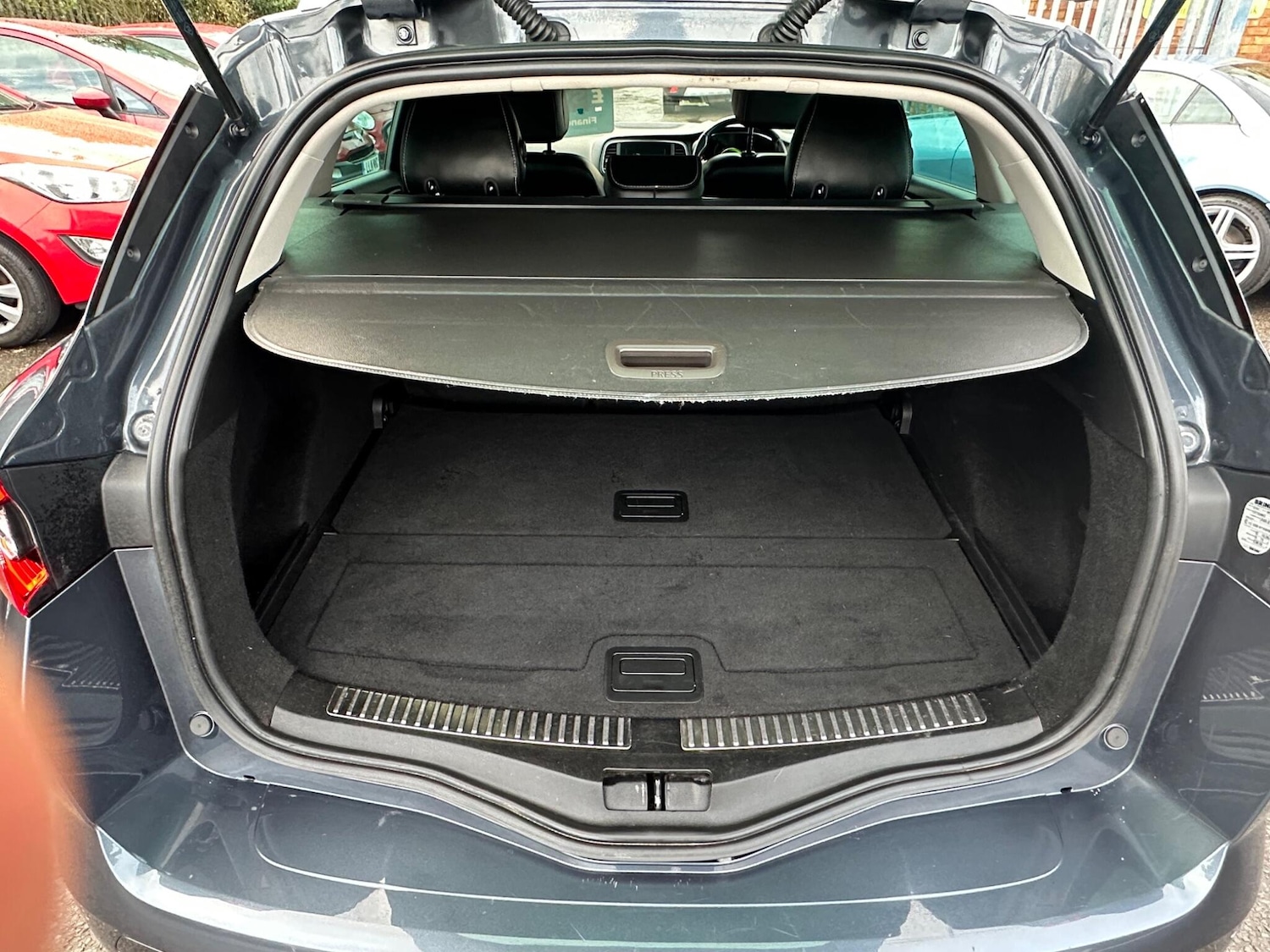 Used Renault Megane 2017 for sale - 76964395: Photo 18