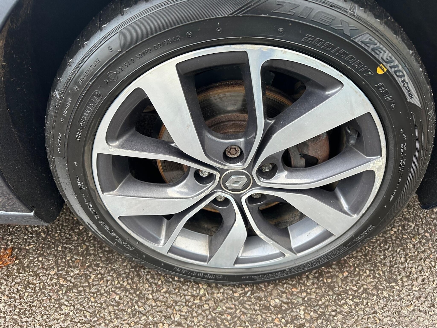 Used Renault Megane 2017 for sale - 76964395: Photo 2