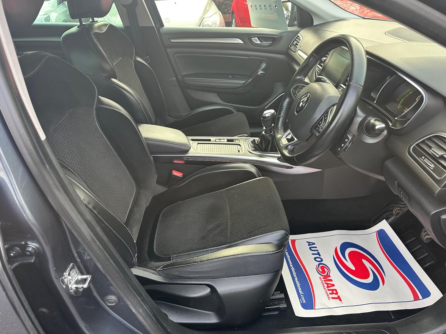 Used Renault Megane 2017 for sale - 76964395: Photo 46