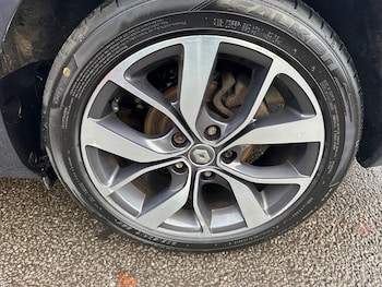 Used Renault Megane 2017 for sale - 76964395: Photo