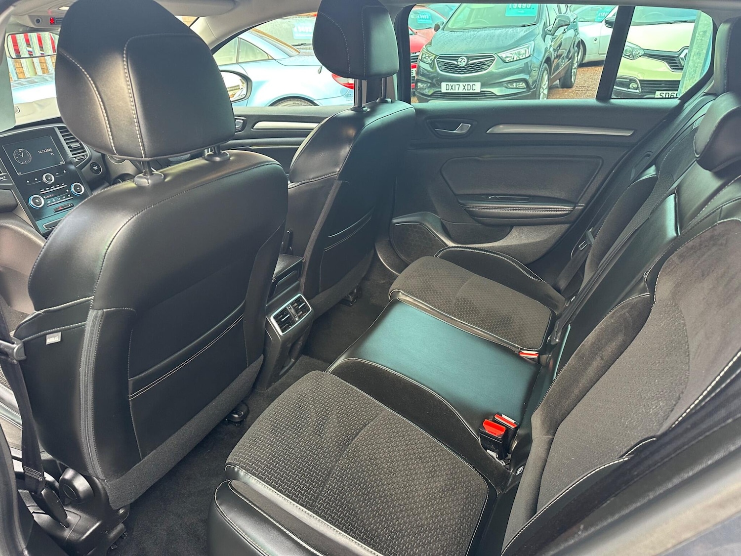 Used Renault Megane 2017 for sale - 76964395: Photo 7