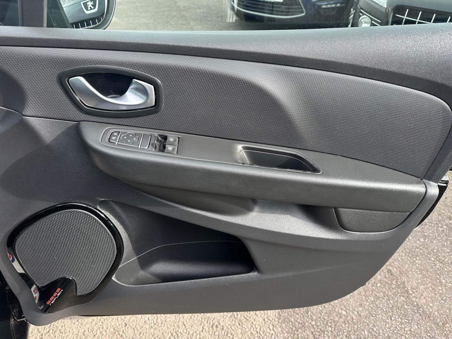 Used Renault Clio 2019 for sale - 77238555: Photo 32