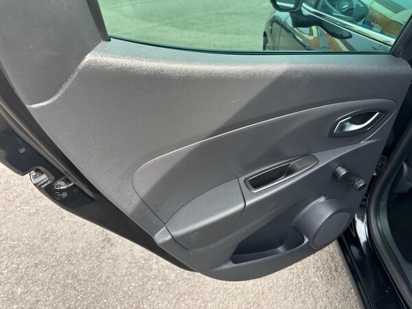 Used Renault Clio 2019 for sale - 74136377: Photo 31