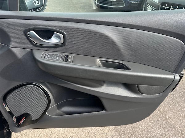 Used Renault Clio 2019 for sale - 74136377: Photo 32