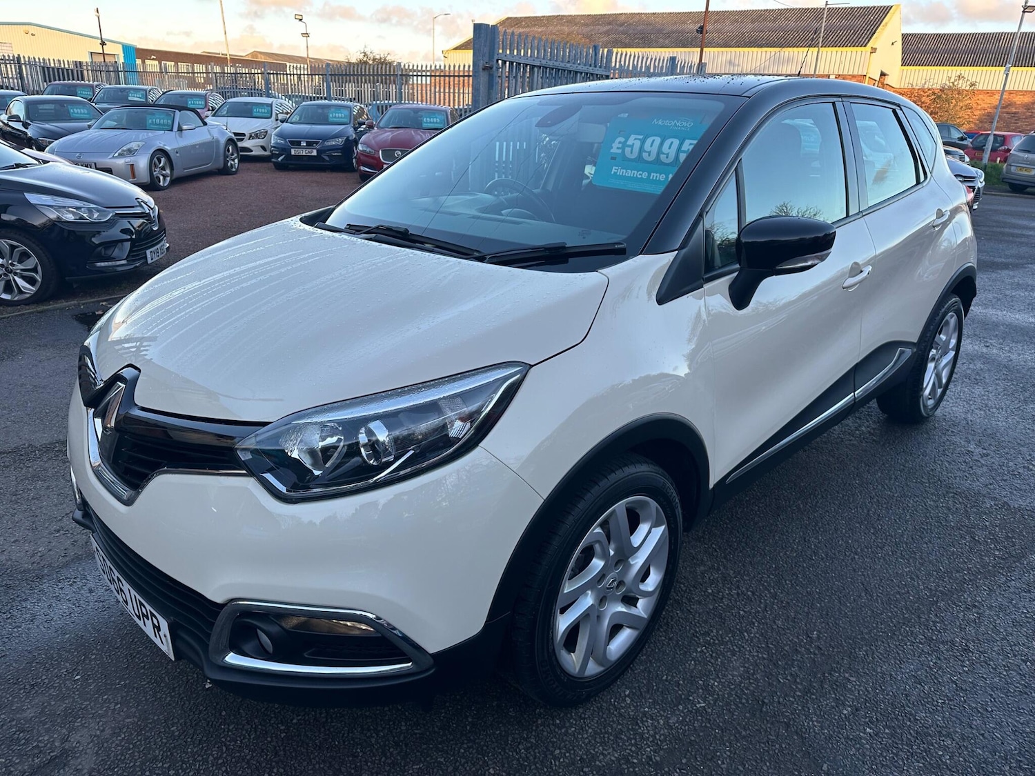 Used Renault Captur 2016 for sale - 76926484: Photo 2