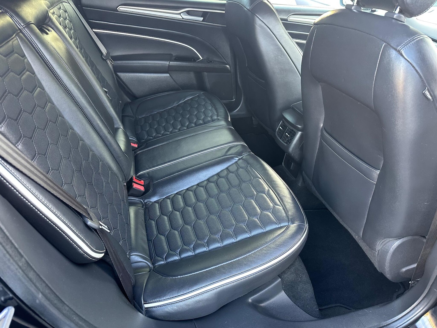 Used Ford Mondeo 2016 for sale - 76646014: Photo 31