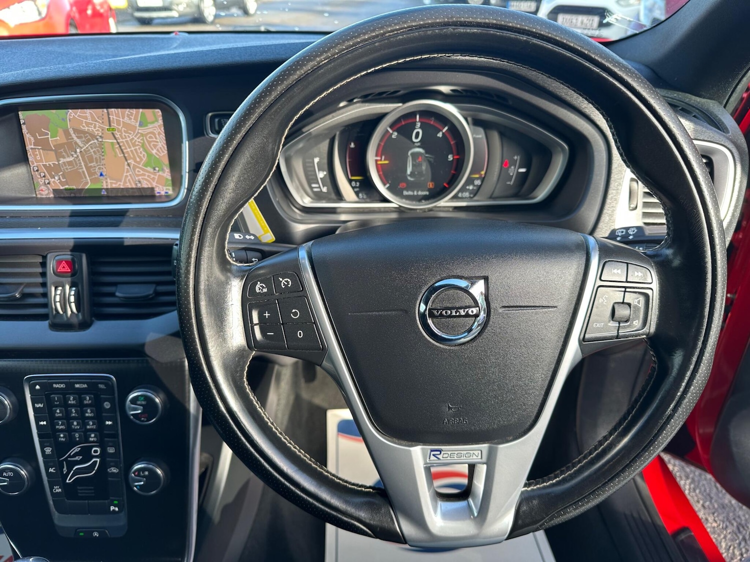 Used Volvo V40 2017 for sale - 78034581: Photo 32