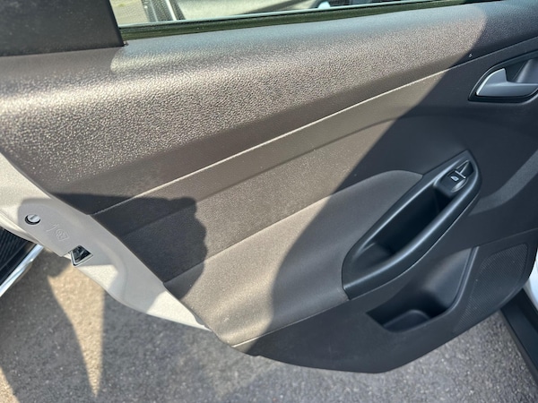 Used Ford Focus 2013 for sale - 75657894: Photo 24