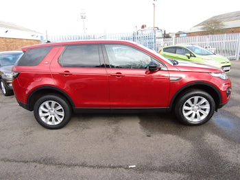 Used Land Rover Discovery Sport 2015 for sale - 78636941: Photo