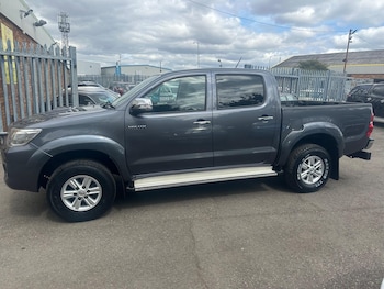 Used Toyota Hilux 2012 for sale - 79348880: Photo