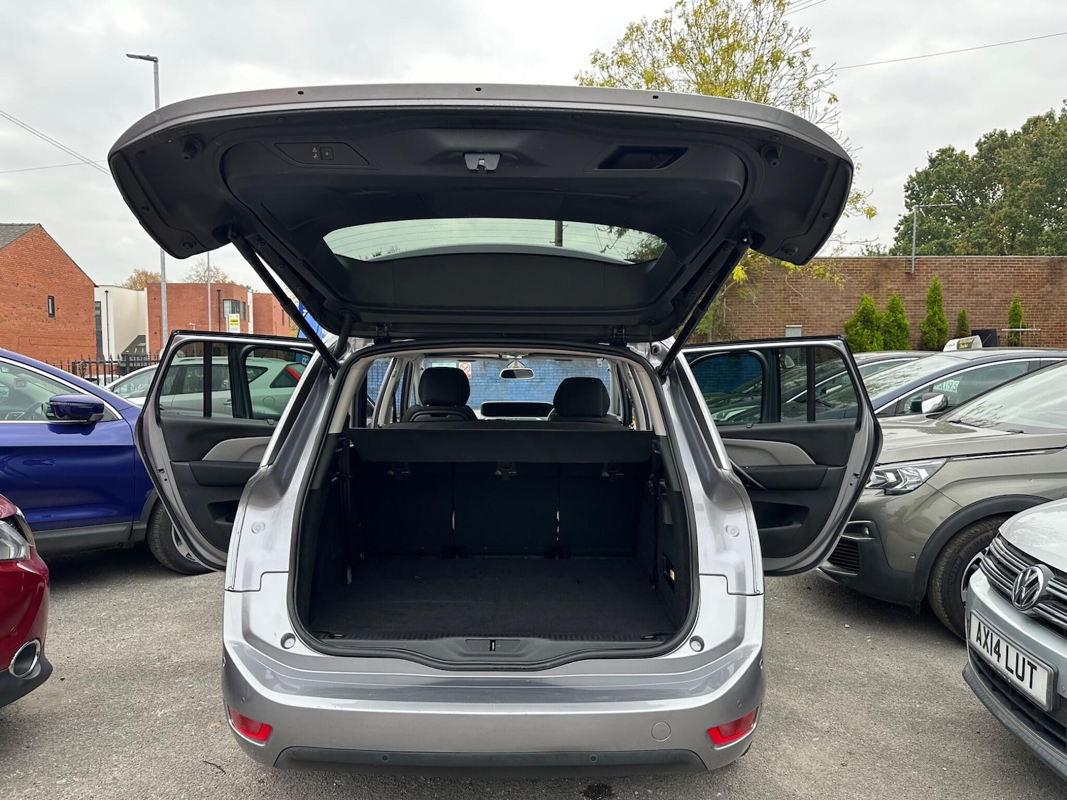 Used Citroen C4 Grand Picasso 2017 for sale - 76850151: Photo 11