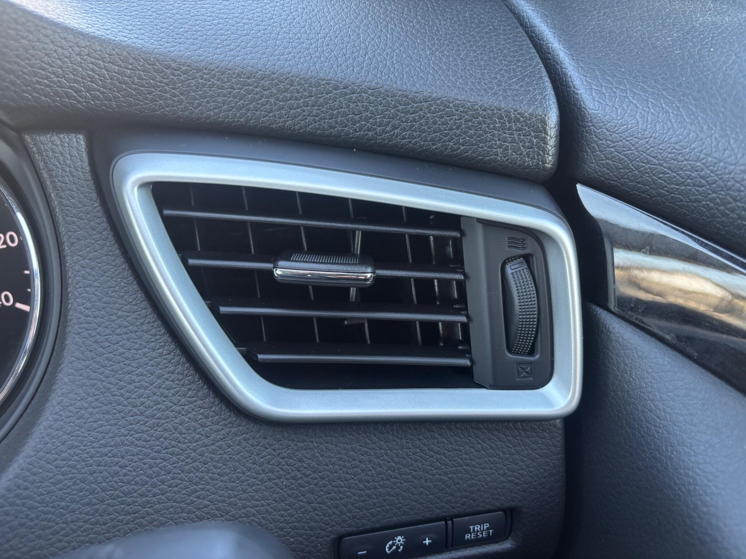 Used Nissan Qashqai 2017 for sale - 76282909: Photo 25