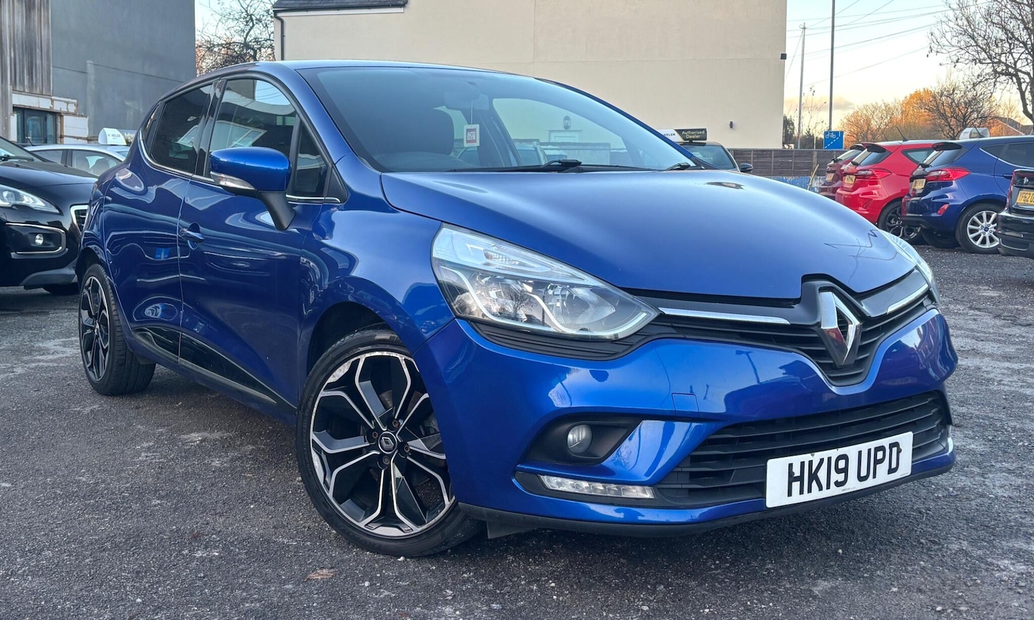 Used Renault Clio 2019 for sale - 76284144: Photo 1