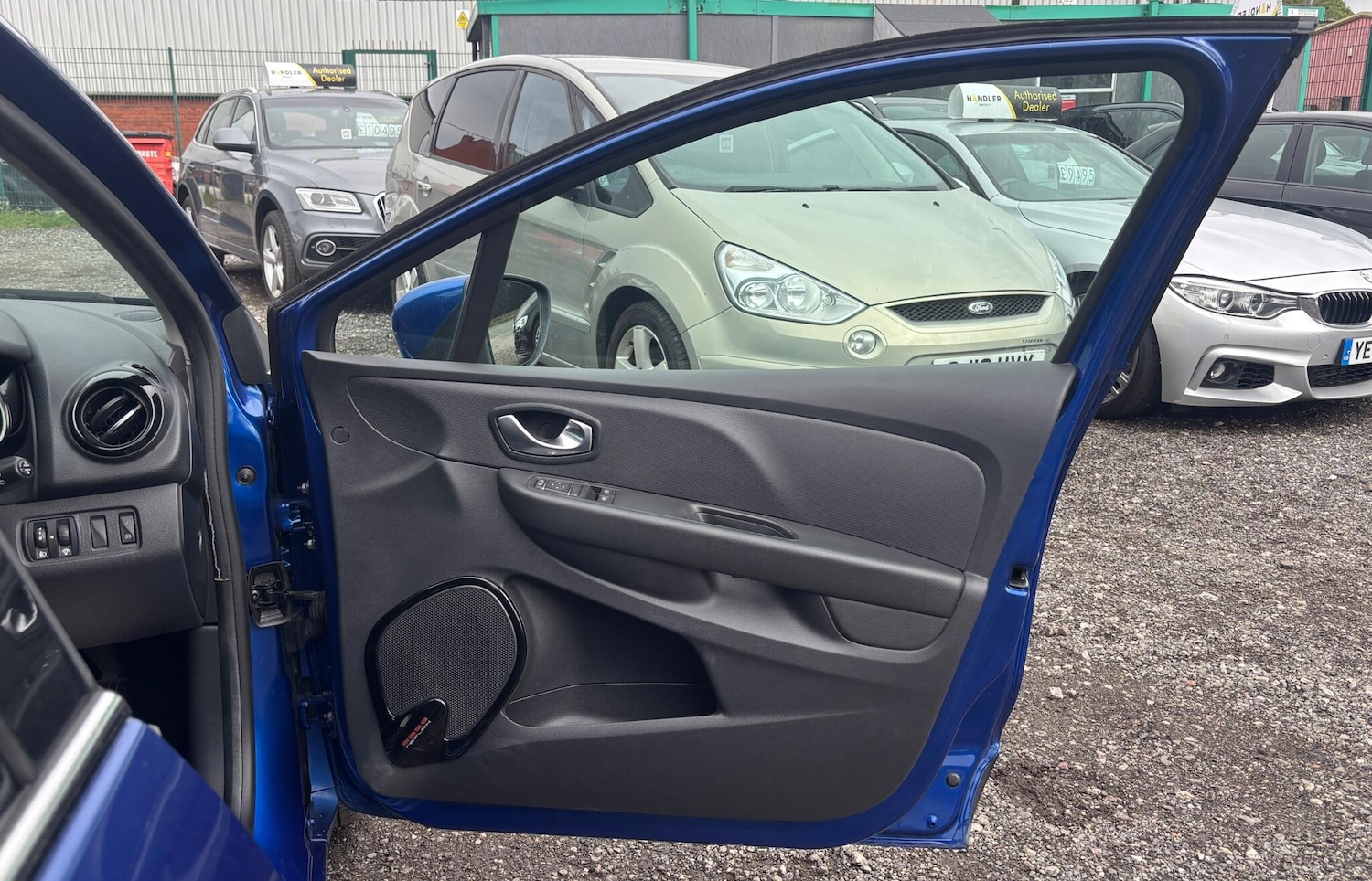 Used Renault Clio 2019 for sale - 76284144: Photo 15