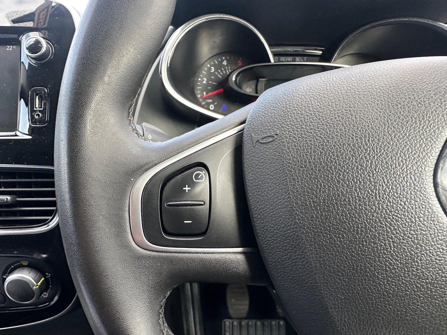 Used Renault Clio 2019 for sale - 76284144: Photo 21