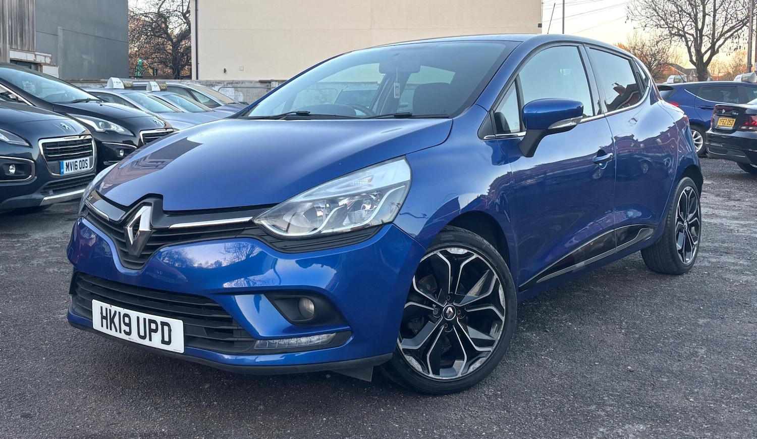 Used Renault Clio 2019 for sale - 76284144: Photo 4