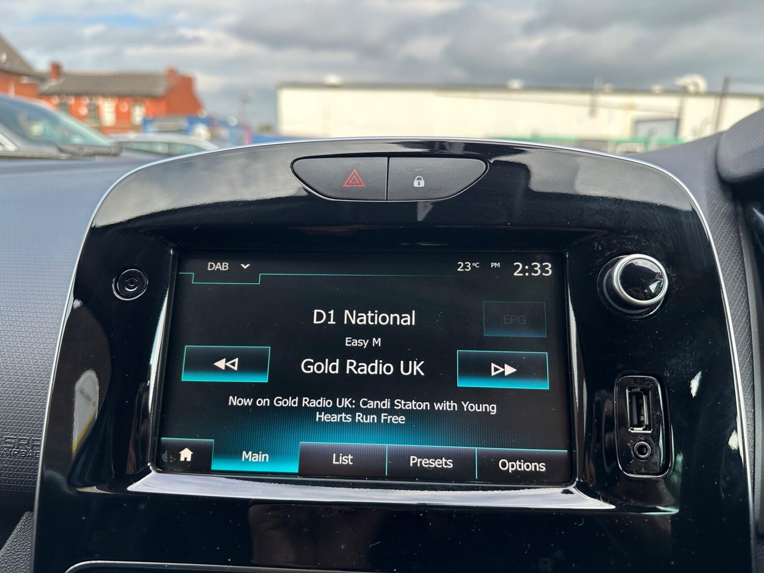 Used Renault Clio 2019 for sale - 76284144: Photo 48