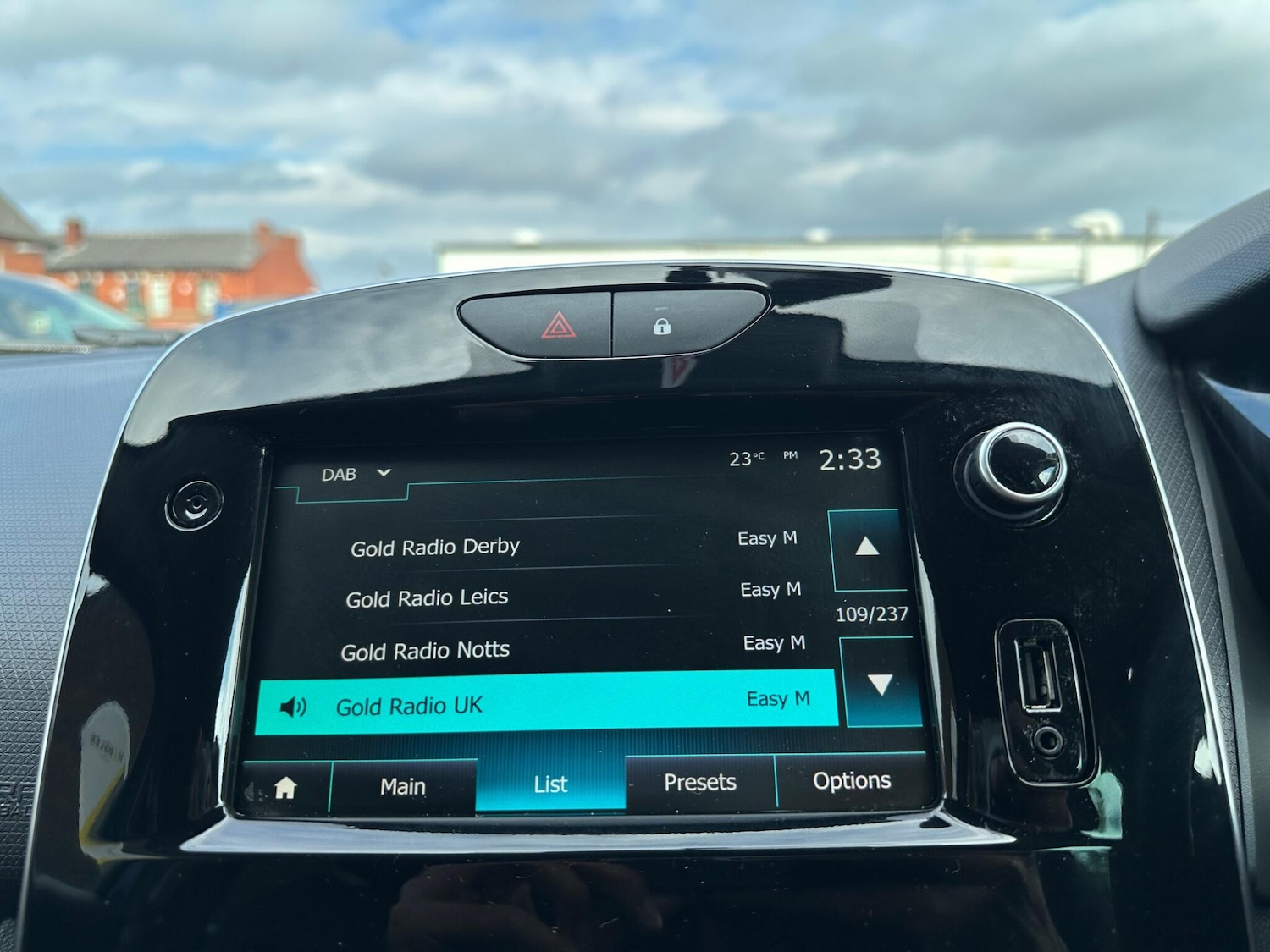 Used Renault Clio 2019 for sale - 76284144: Photo 49