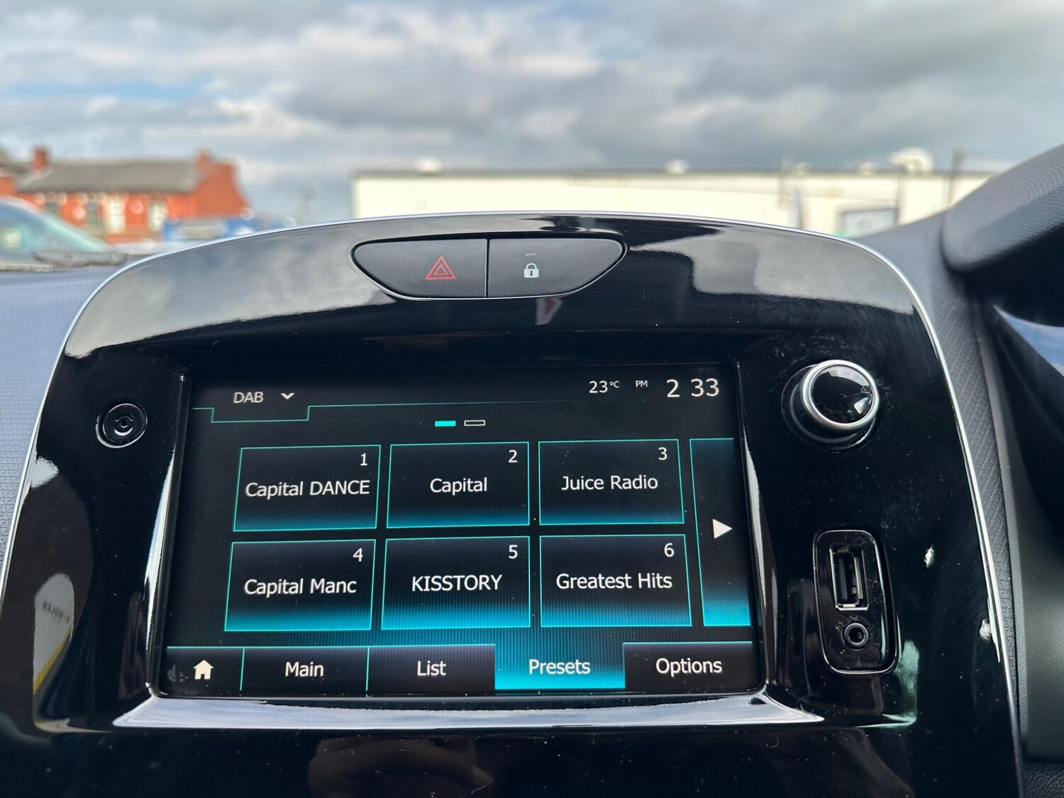 Used Renault Clio 2019 for sale - 76284144: Photo 50