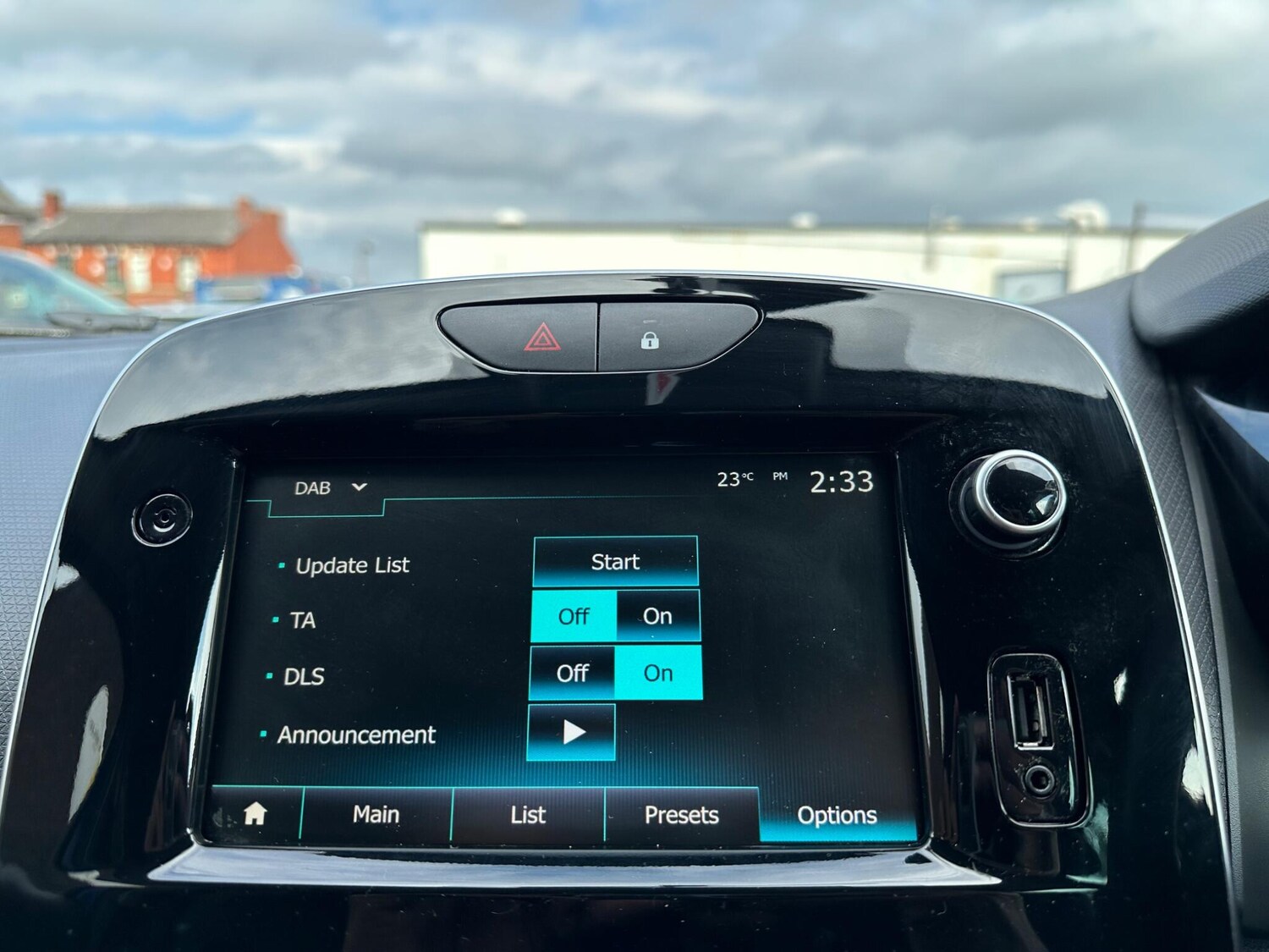 Used Renault Clio 2019 for sale - 76284144: Photo 51