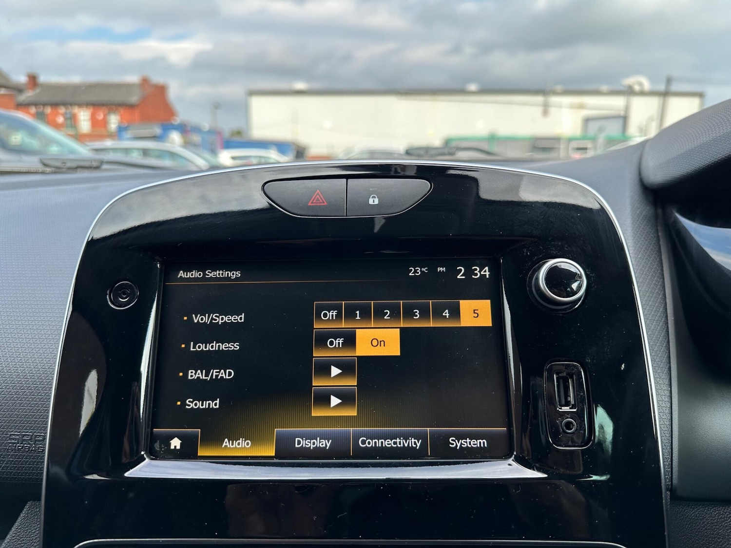 Used Renault Clio 2019 for sale - 76284144: Photo 60