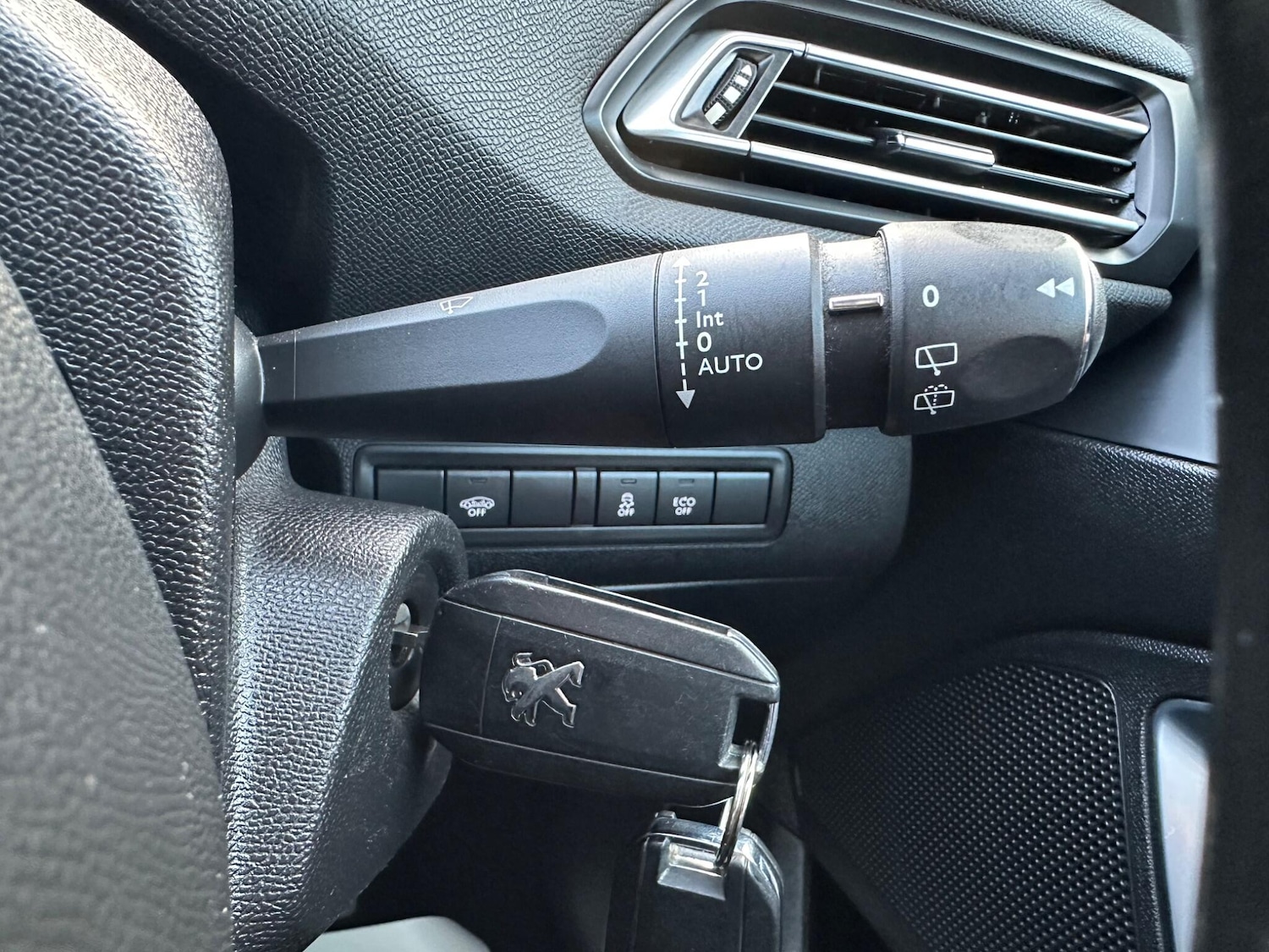 Used Peugeot 308 2015 for sale - 76801973: Photo 19