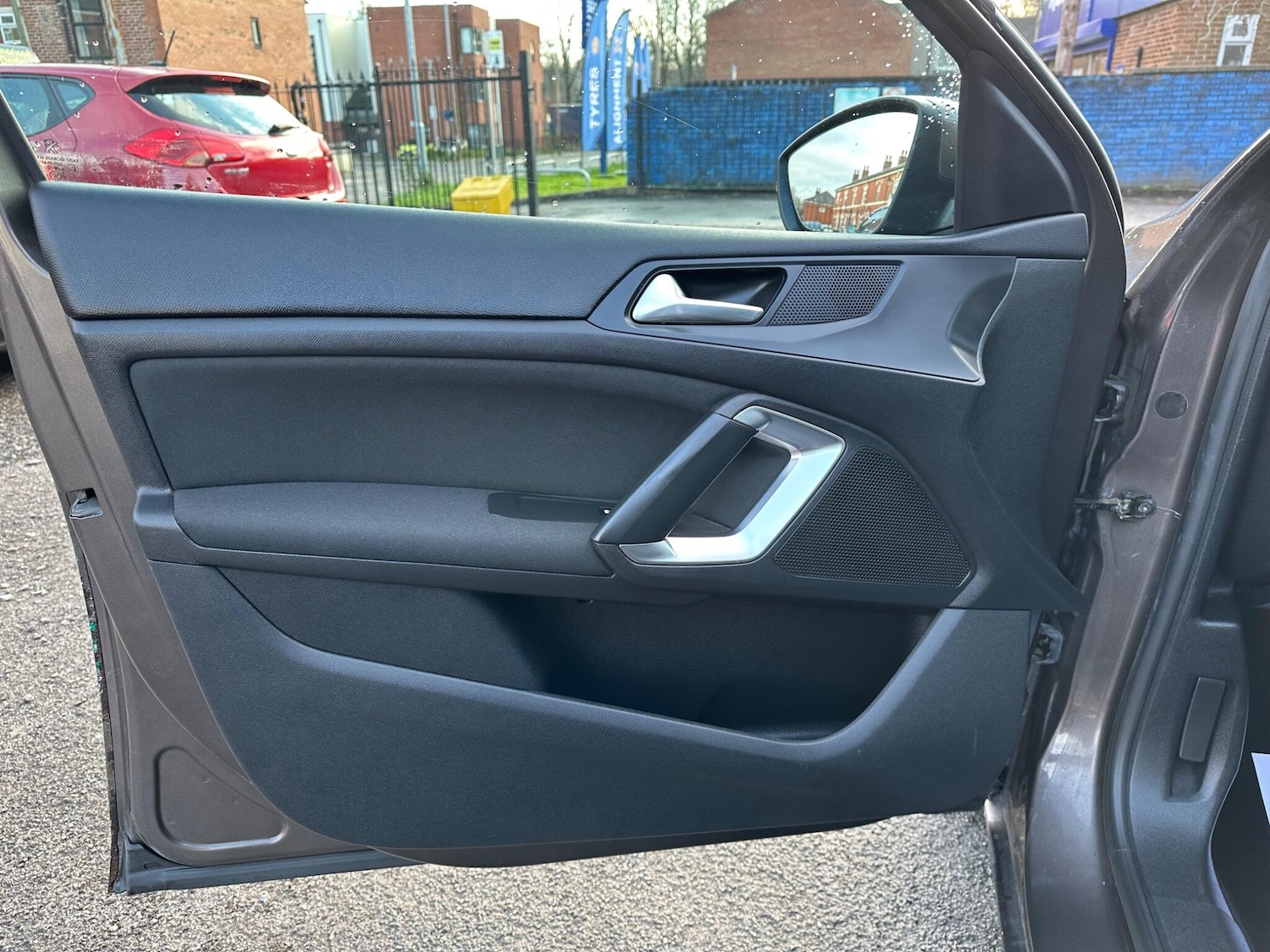 Used Peugeot 308 2015 for sale - 76801973: Photo 26