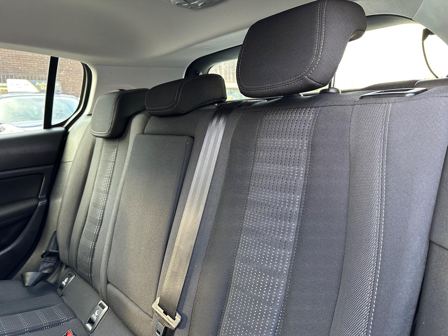 Used Peugeot 308 2015 for sale - 76801973: Photo 27