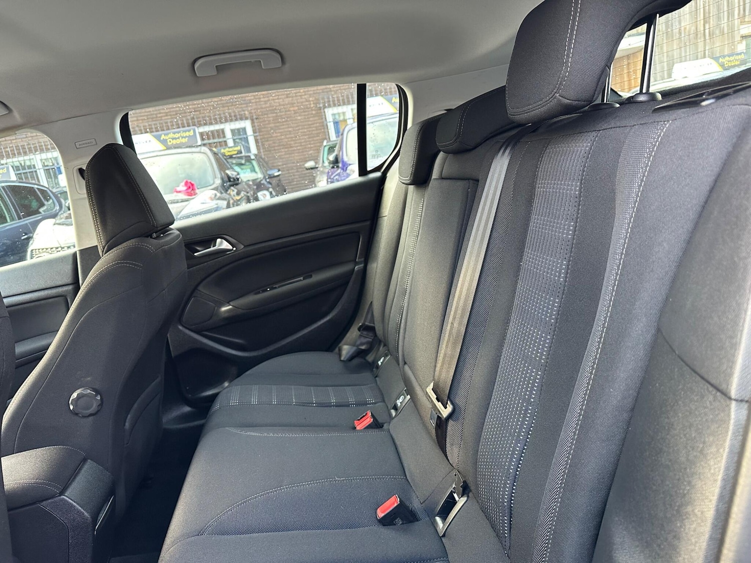 Used Peugeot 308 2015 for sale - 76801973: Photo 28