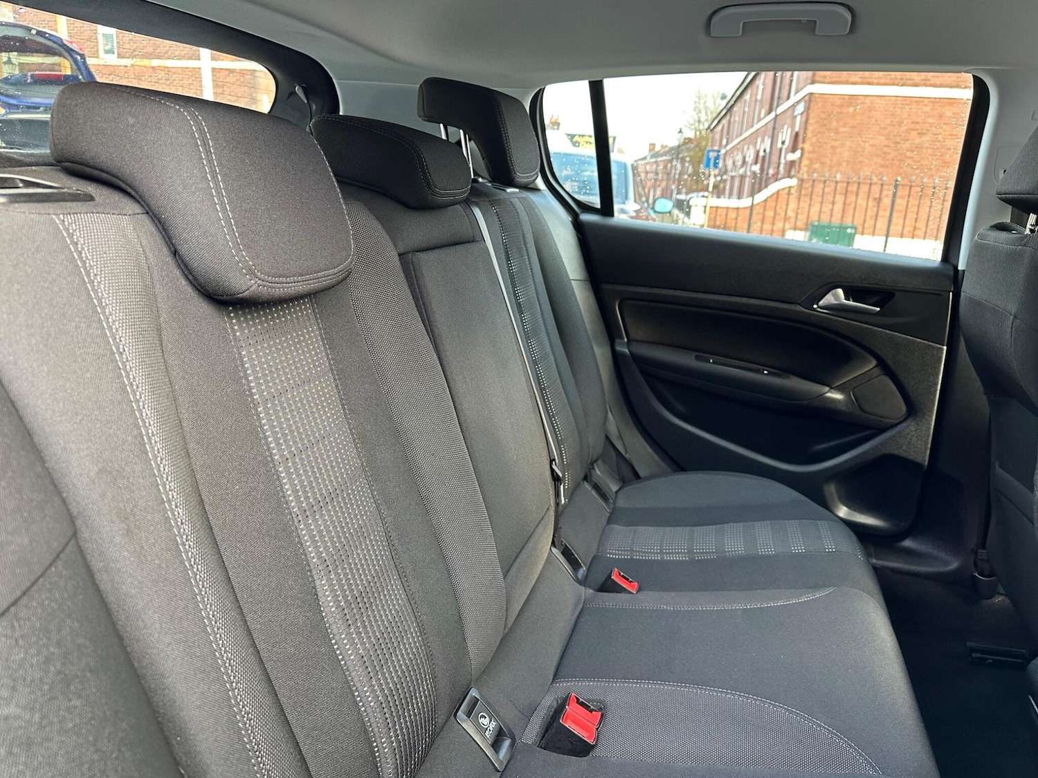 Used Peugeot 308 2015 for sale - 76801973: Photo 31