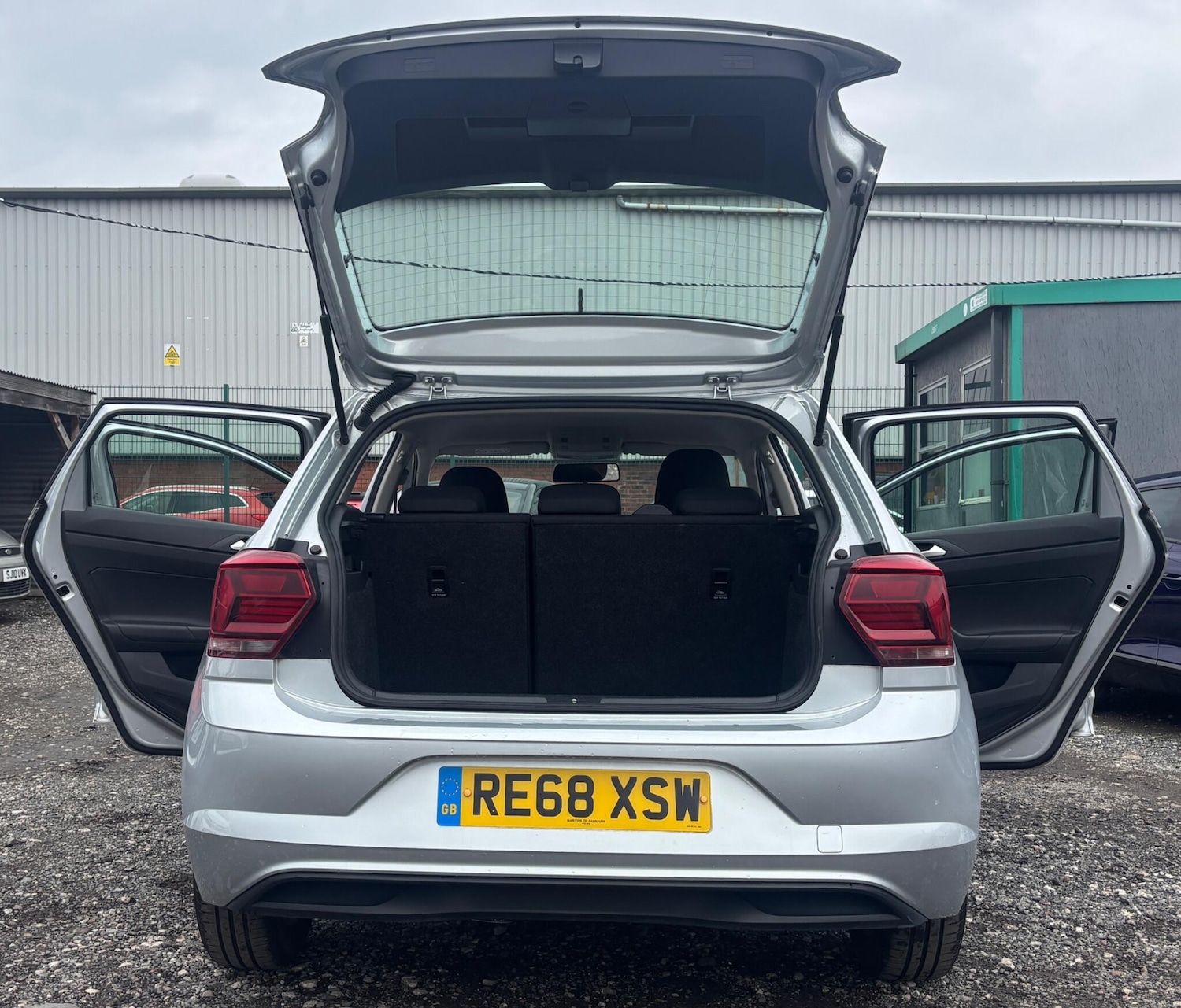 Used Volkswagen Polo 2018 for sale - 76282600: Photo 11