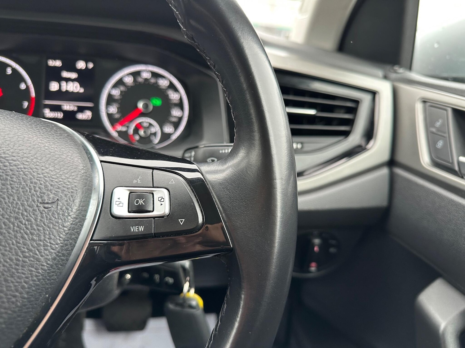 Used Volkswagen Polo 2018 for sale - 76282600: Photo 20