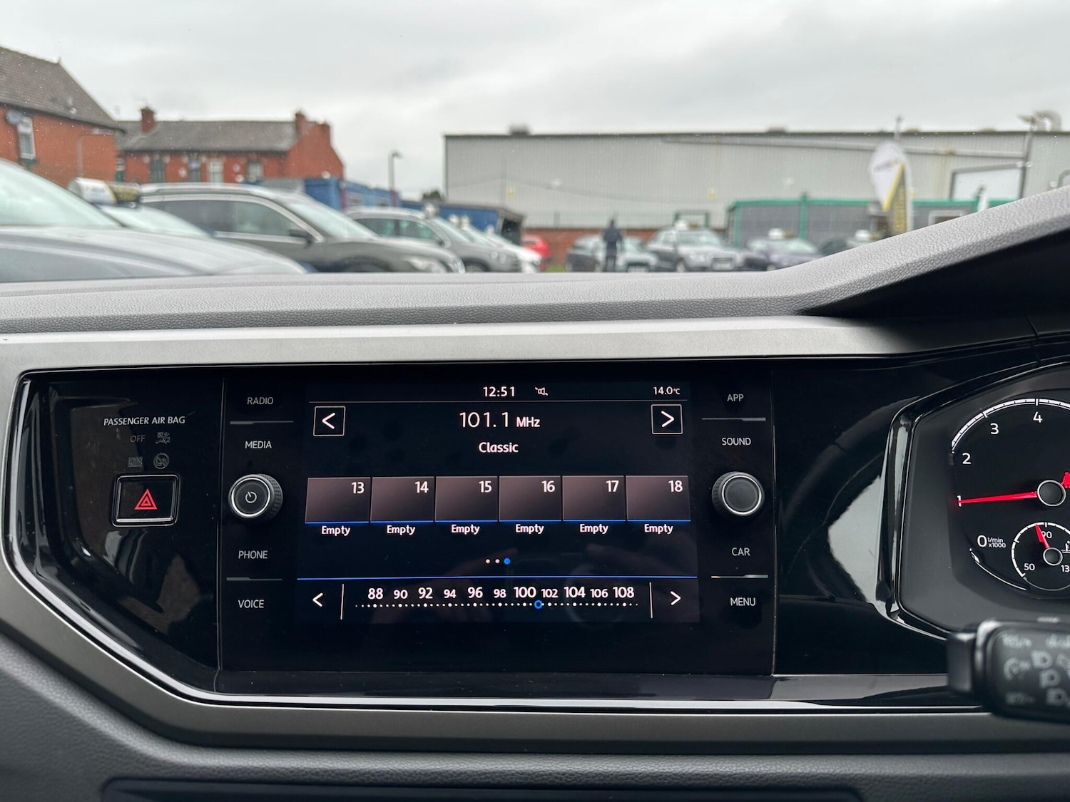 Used Volkswagen Polo 2018 for sale - 76282600: Photo 49