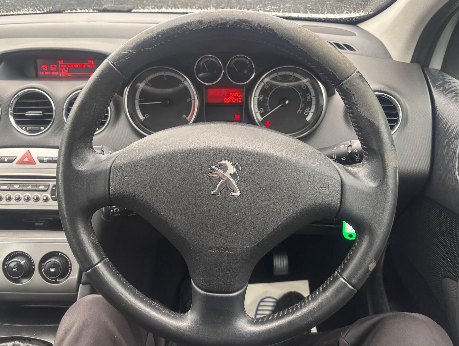 Used Peugeot 308 2012 for sale - 76538027: Photo 14