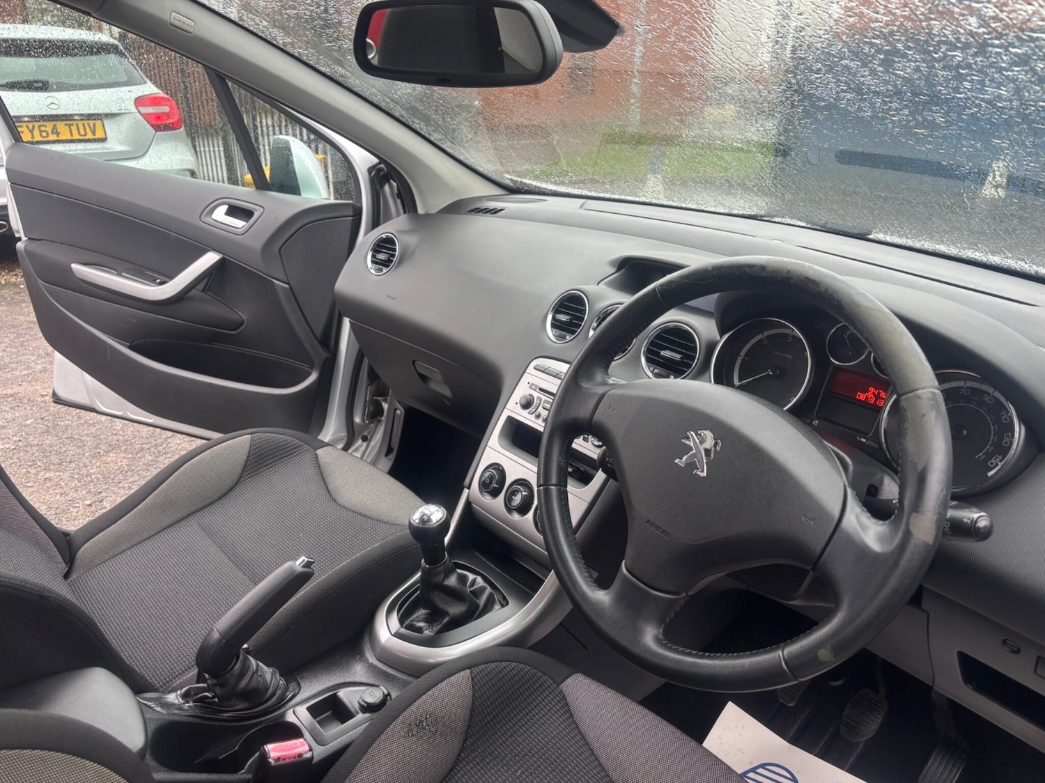 Used Peugeot 308 2012 for sale - 76538027: Photo 8