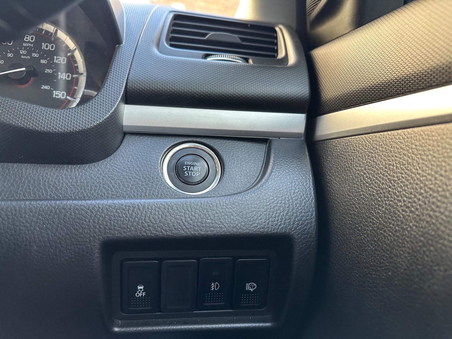 Used Suzuki Swift 2014 for sale - 76658110: Photo 18