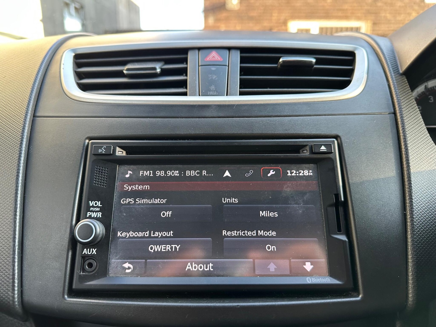 Used Suzuki Swift 2014 for sale - 76658110: Photo 49