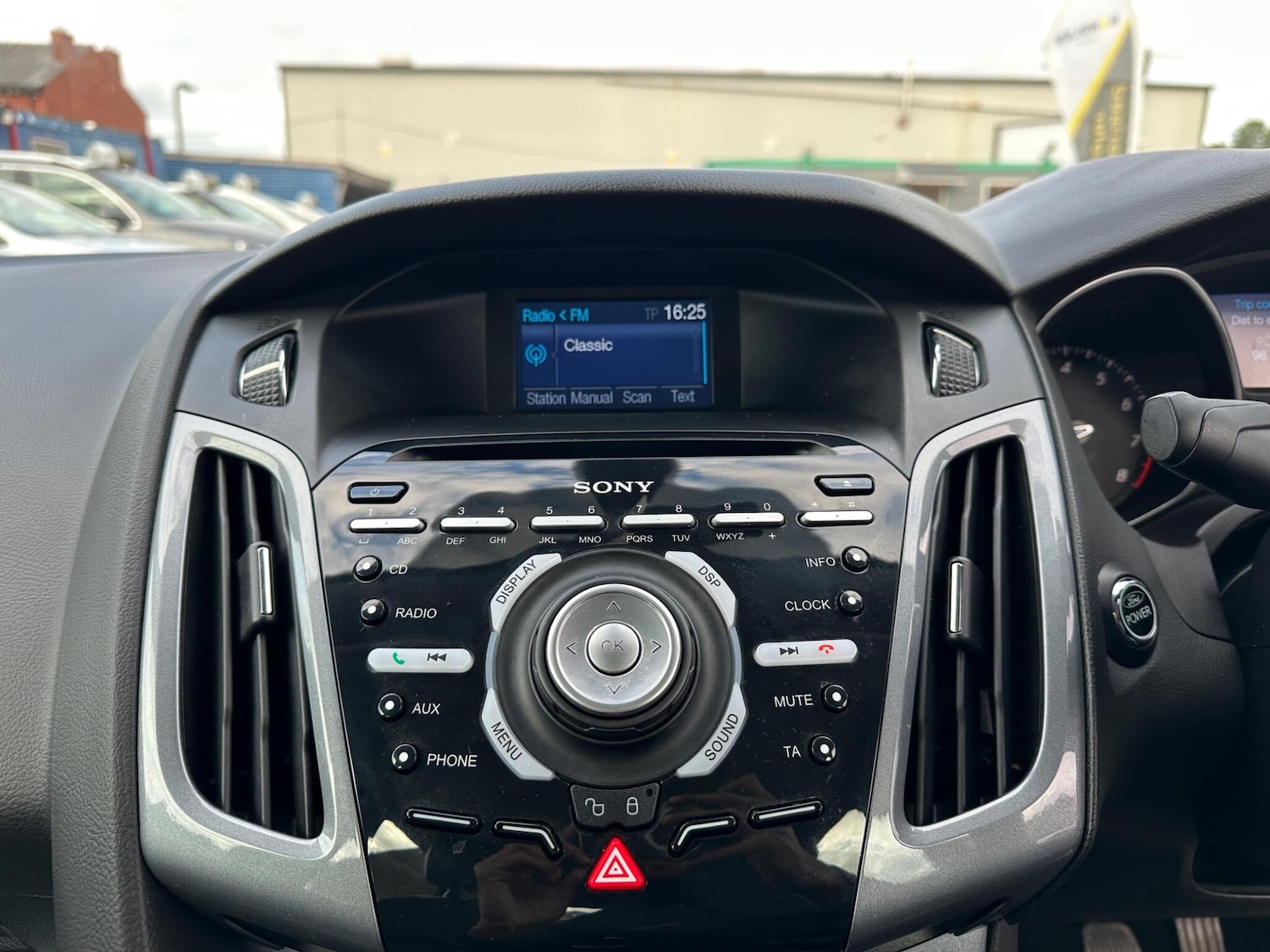 Used Ford Focus 2012 for sale - 76337327: Photo 46