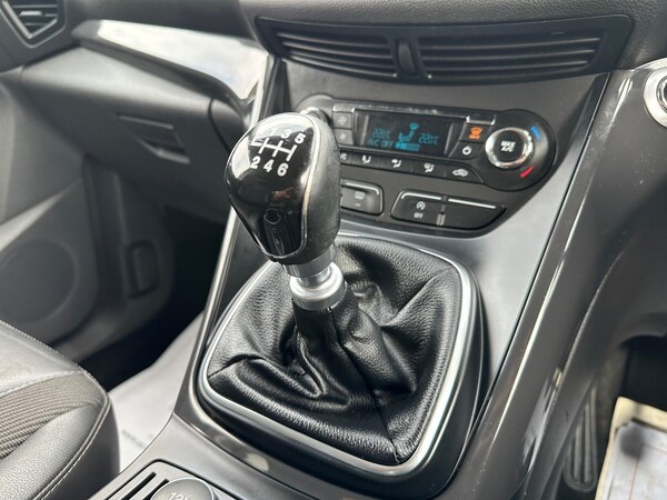 Used Ford Kuga 2015 for sale - 76283800: Photo 42