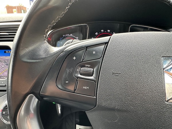 Used Citroen DS5 2012 for sale - 76282589: Photo 23