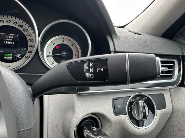 Used Mercedes-Benz E Class 2015 for sale - 76283128: Photo 28