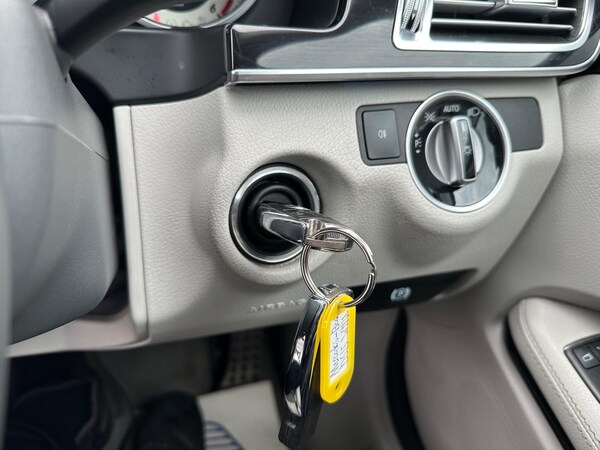Used Mercedes-Benz E Class 2015 for sale - 76283128: Photo 29