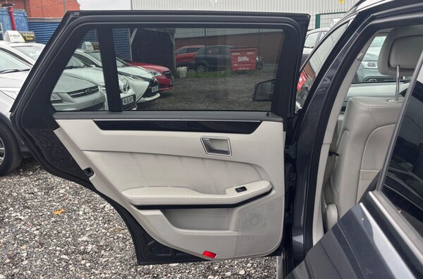 Used Mercedes-Benz E Class 2015 for sale - 76283128: Photo 39
